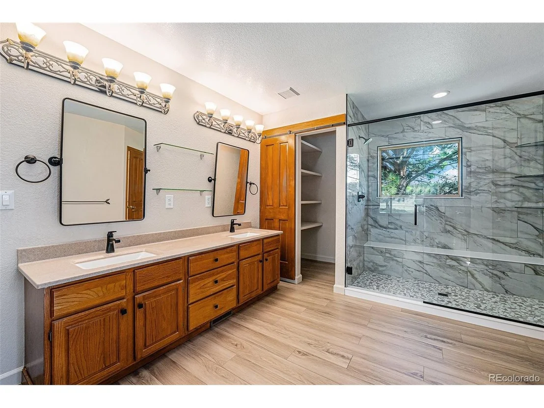 Photo of 497 Grey Squirrel Way
