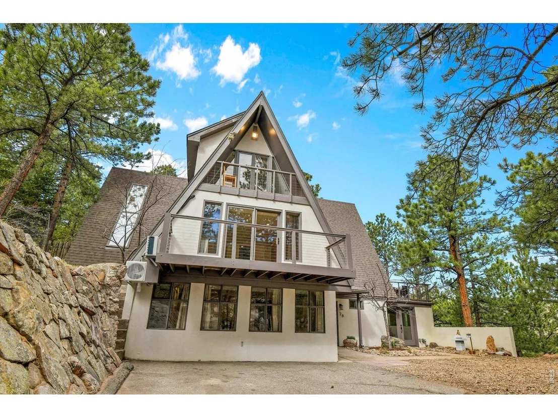 Photo of 28 Pine Brook Rd