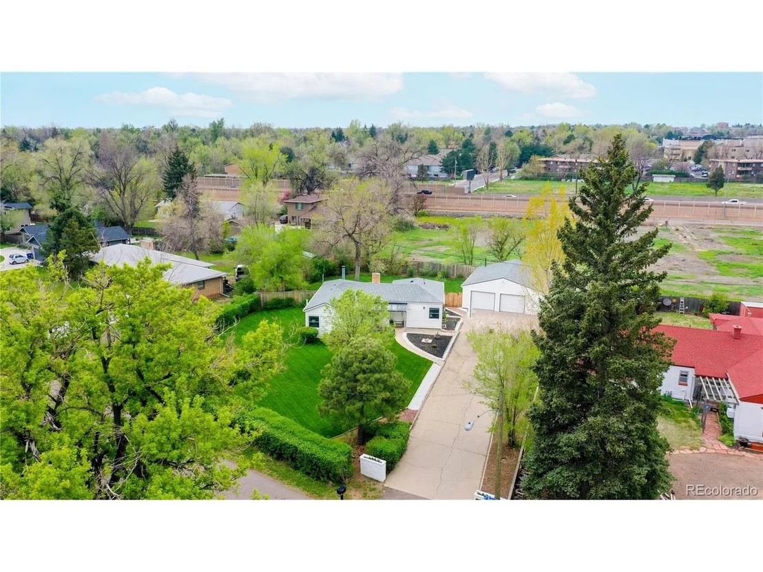 Photo of 7370 Broadview Dr