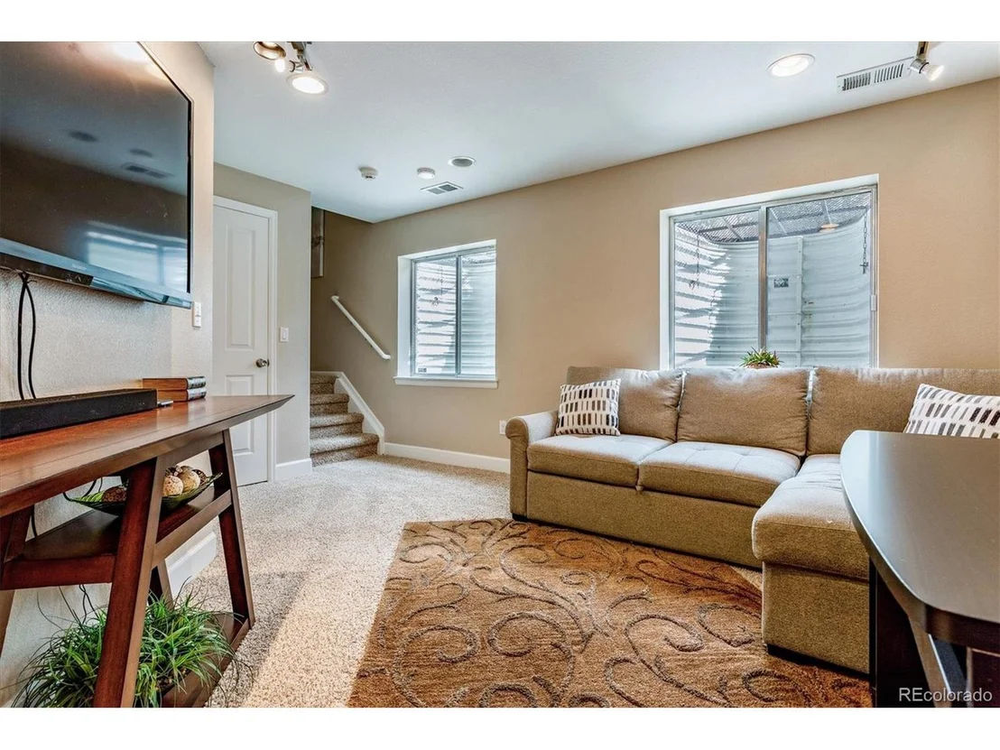 Photo of 5479 Fullerton Cir