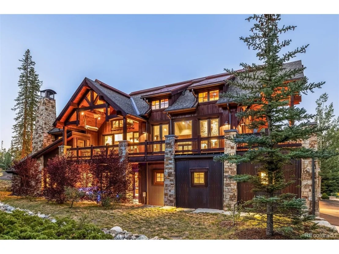 Photo of 345 Peerless Dr
