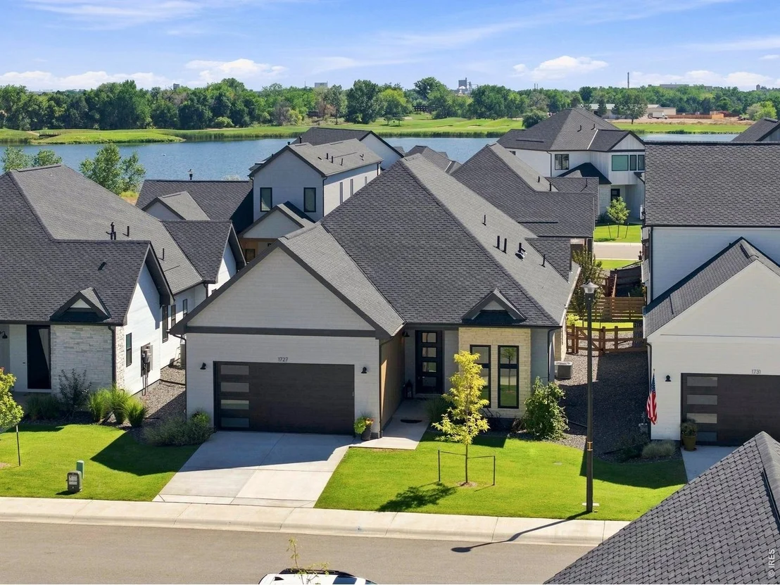 Photo of 1727 Barefoot Dr