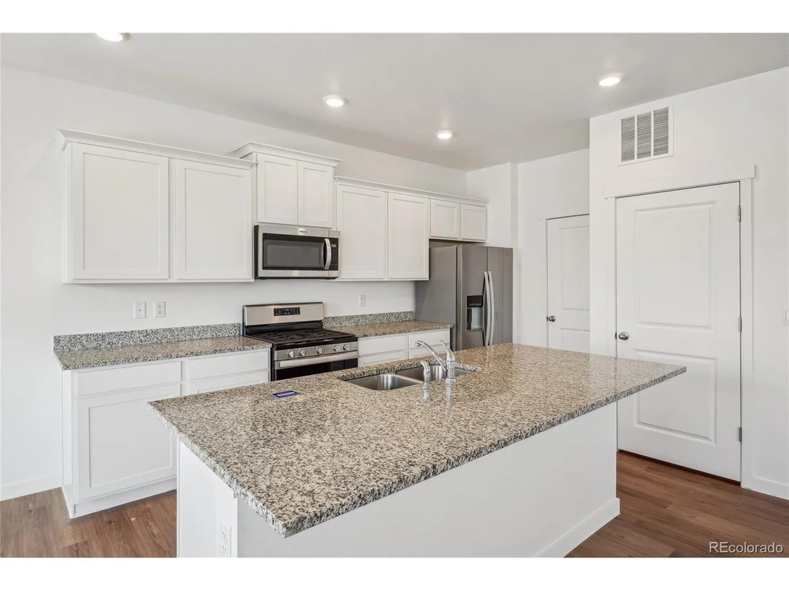Photo of 704 Lake Emerson Rd