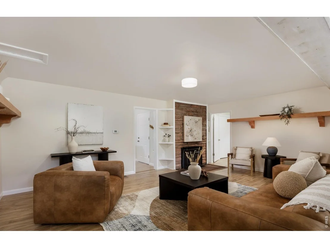 Photo of 465 Deer Ln