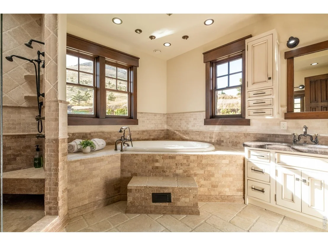 Photo of 307 Labelle Rd