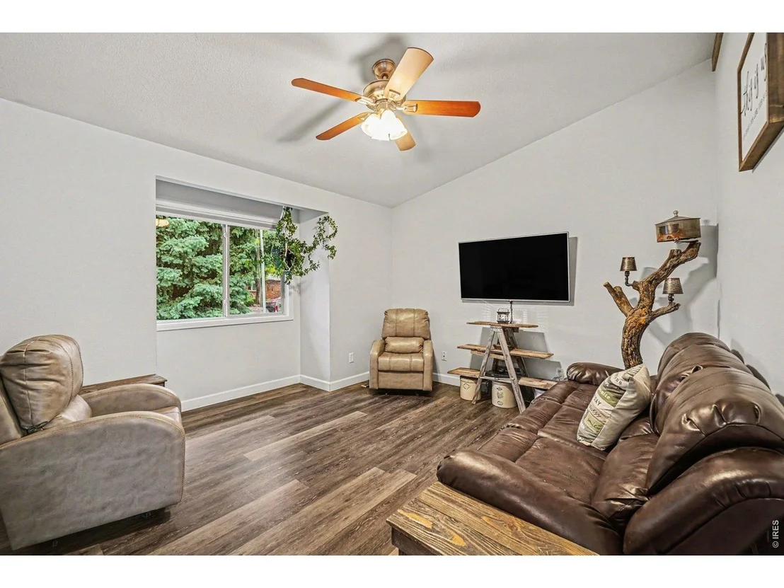Photo of 1404 Willow Dr