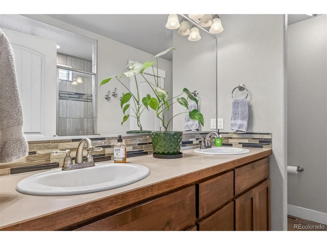 Photo of 884 Cliffrose Way