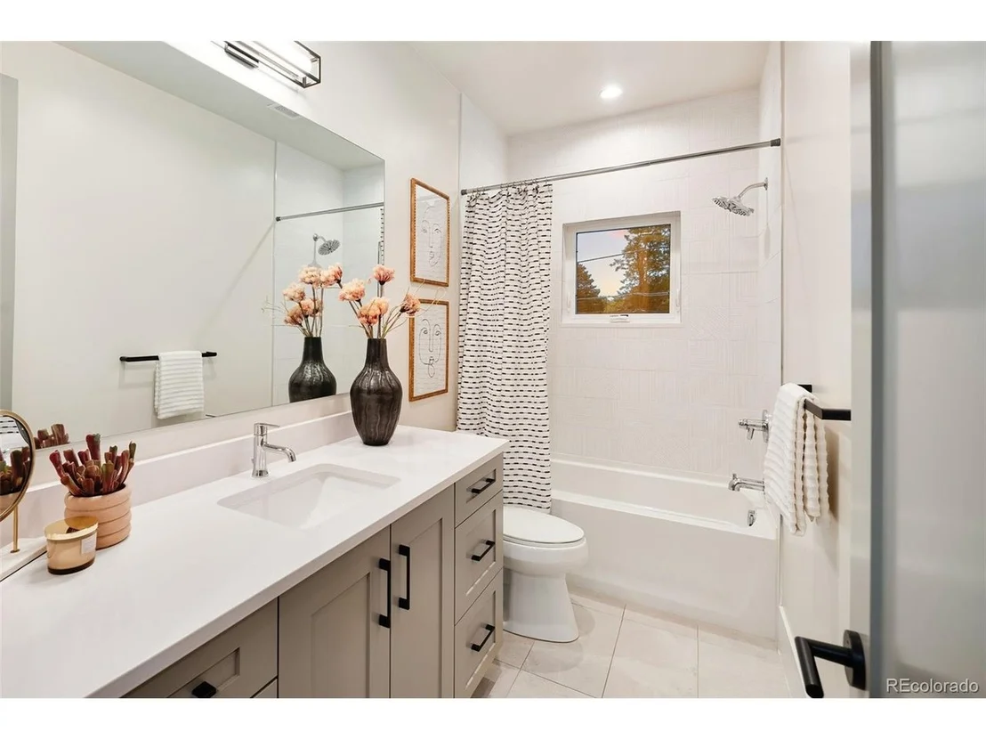 Photo of 20 Ivanhoe St