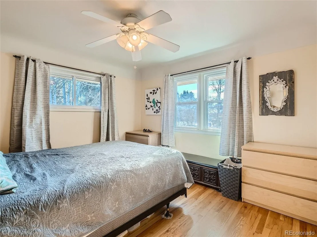 Photo of 2111 Glenfair Dr