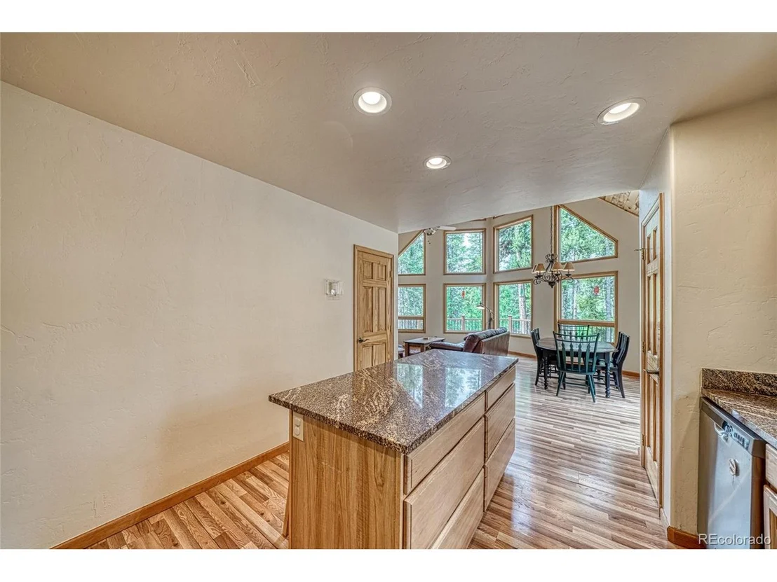 Photo of 988 Ruby Ln