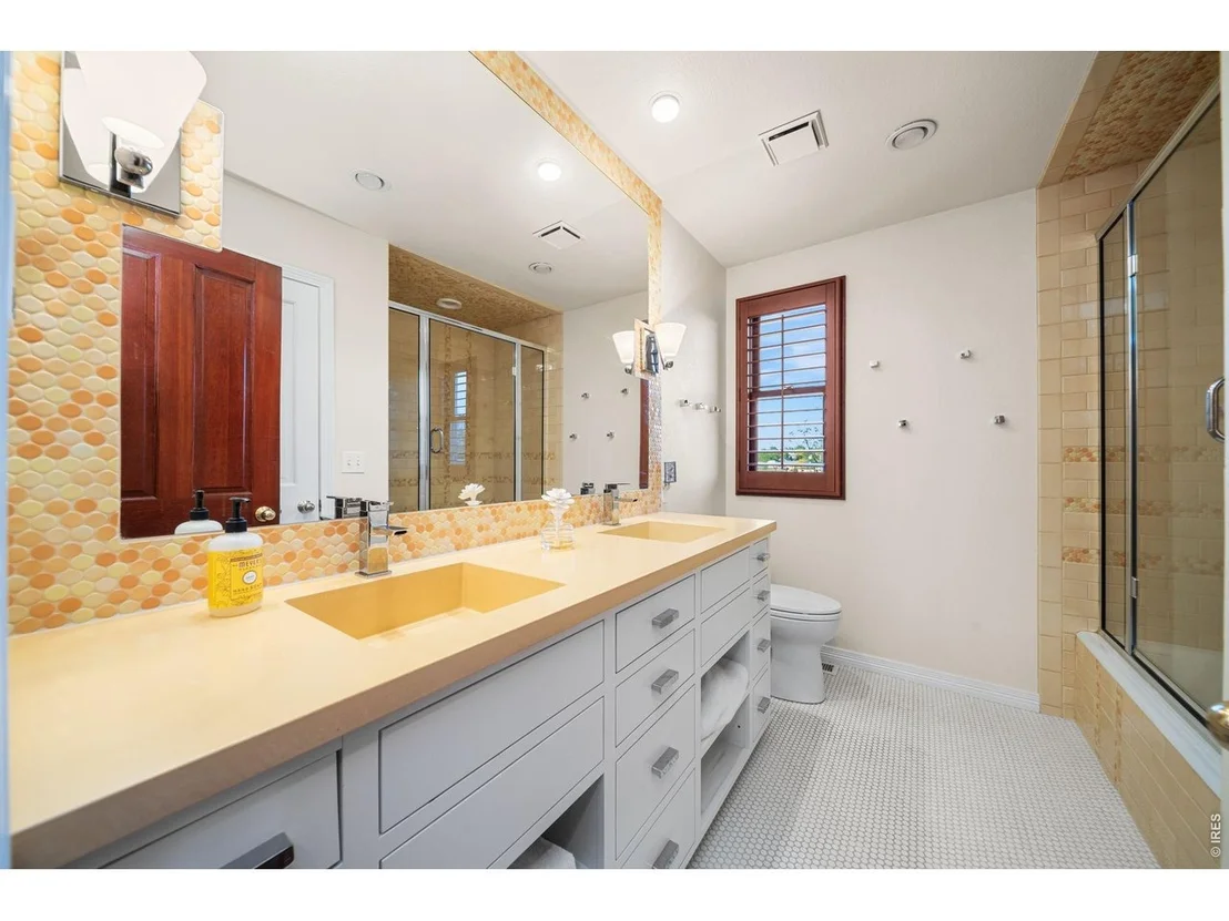 Photo of 2900 Spring Mountain Dr