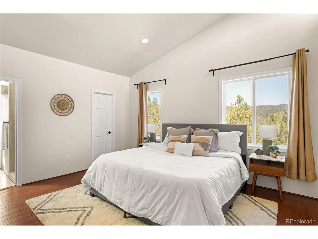 Photo of 395 Cougar Dr