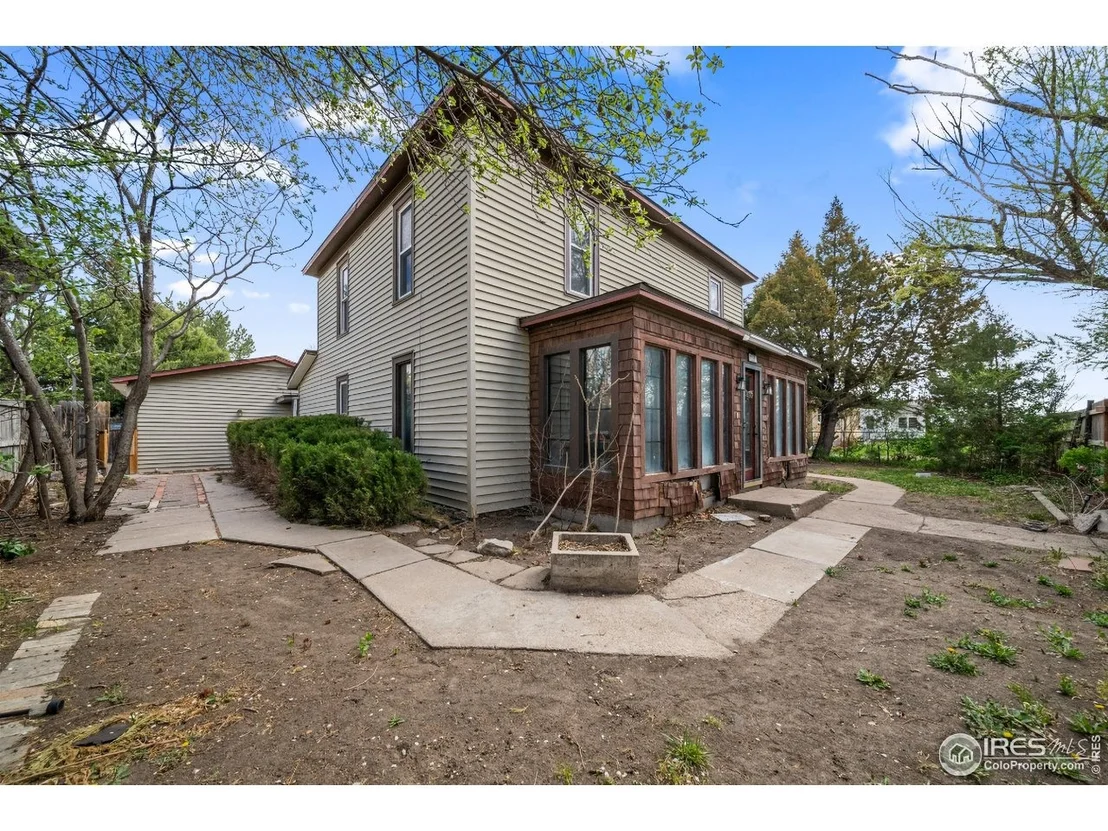 Photo of 213 W 3rd Ave