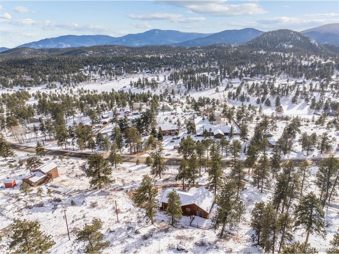 Photo of 377 Deer Trail Dr