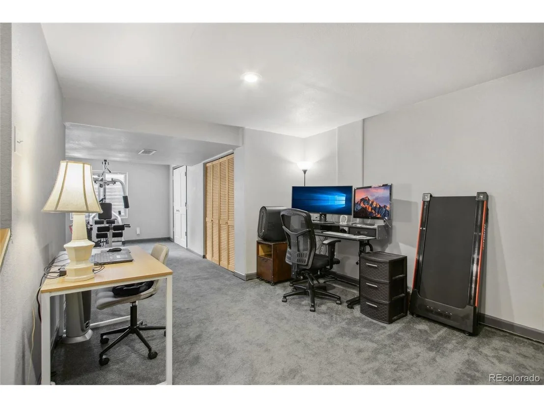 Photo of 10000 Ames St