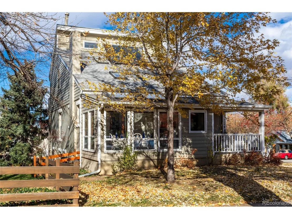 Photo of 769 University Ave