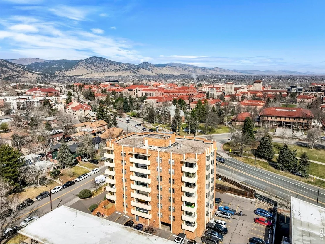 Photo of Unit 502 at 850 20th St
