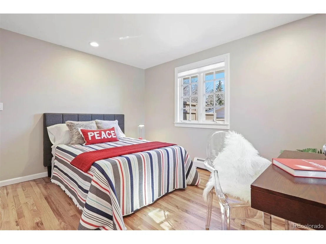 Photo of 255 Mohawk Dr