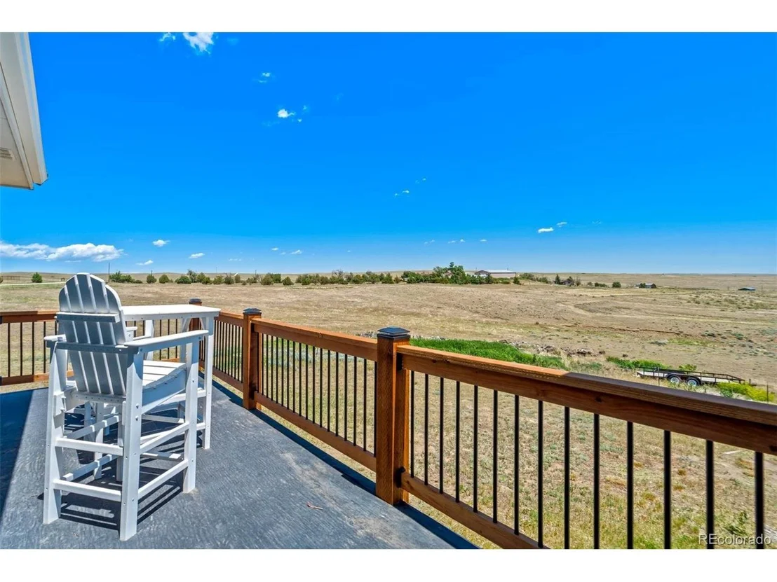 Photo of 18300 County Rd 105