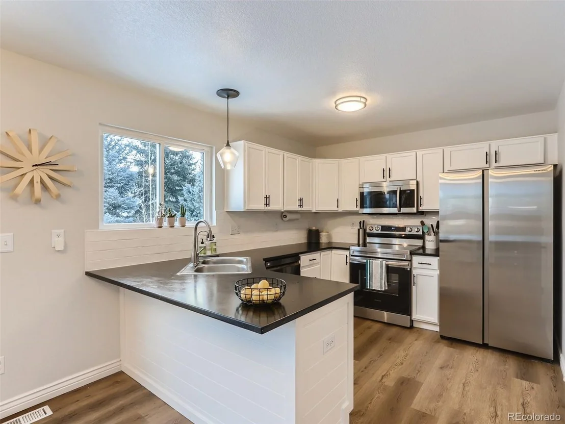 Photo of 1297 Fall River Cir