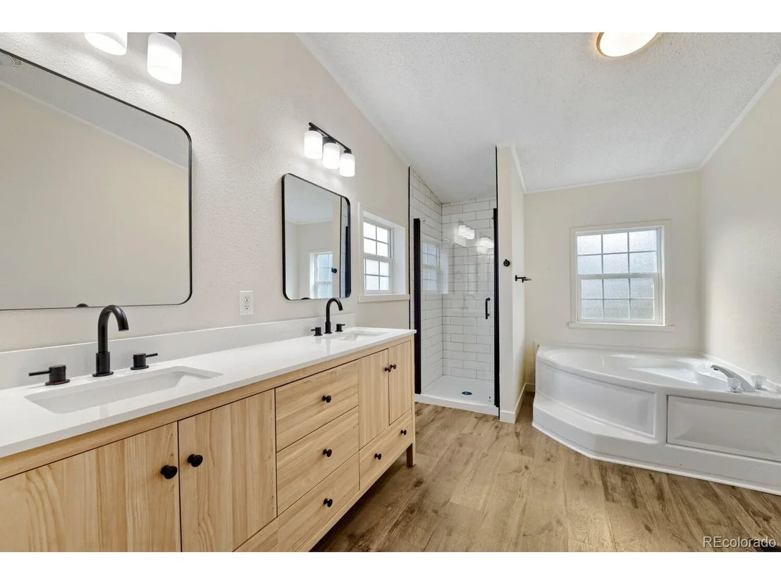 Photo of 580 Forest Dr
