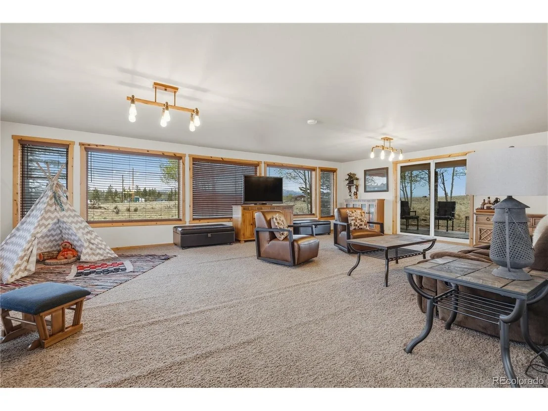 Photo of 275 Vulture Ln