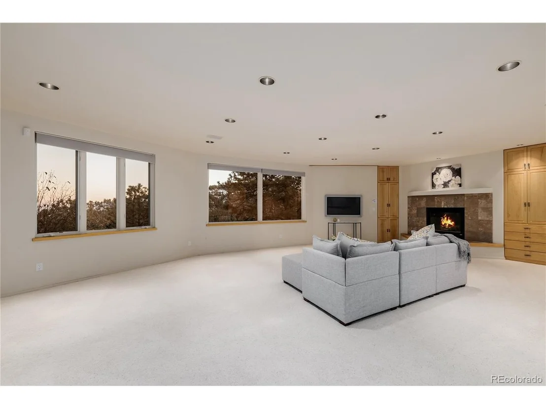 Photo of 1077 Carriage Hills Dr