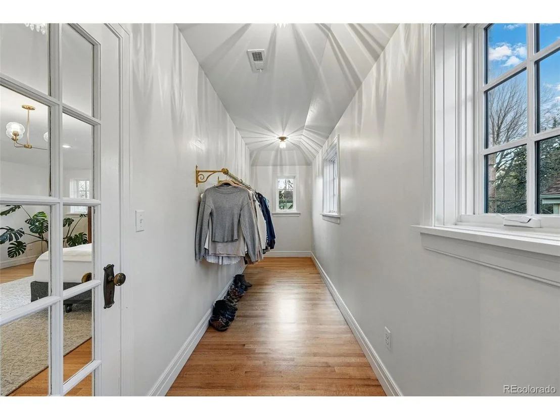 Photo of 1645 Locust St