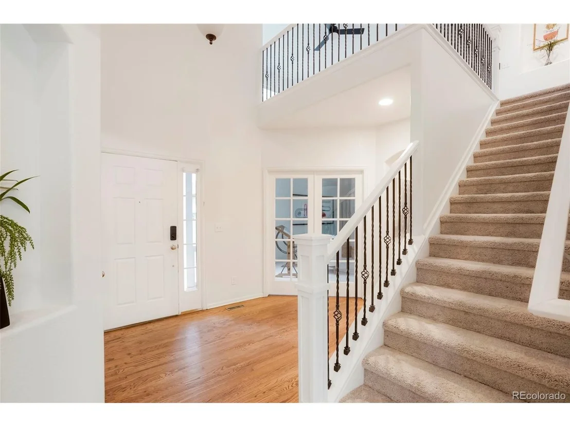 Photo of 520 N Flat Rock Cir