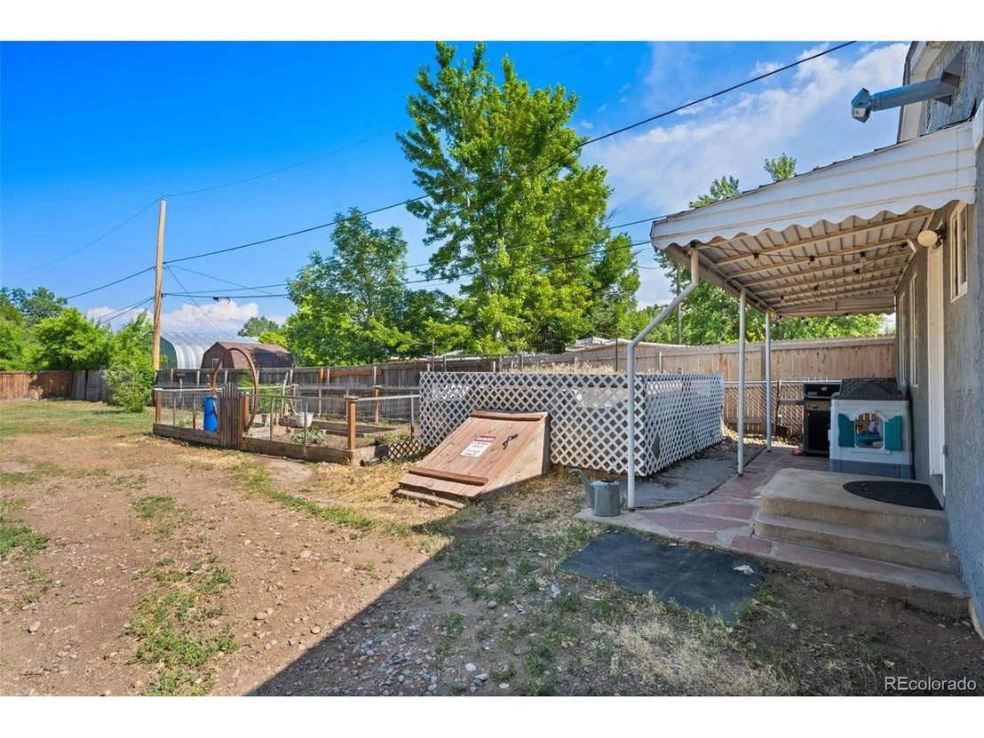 Photo of 4720 Robb St