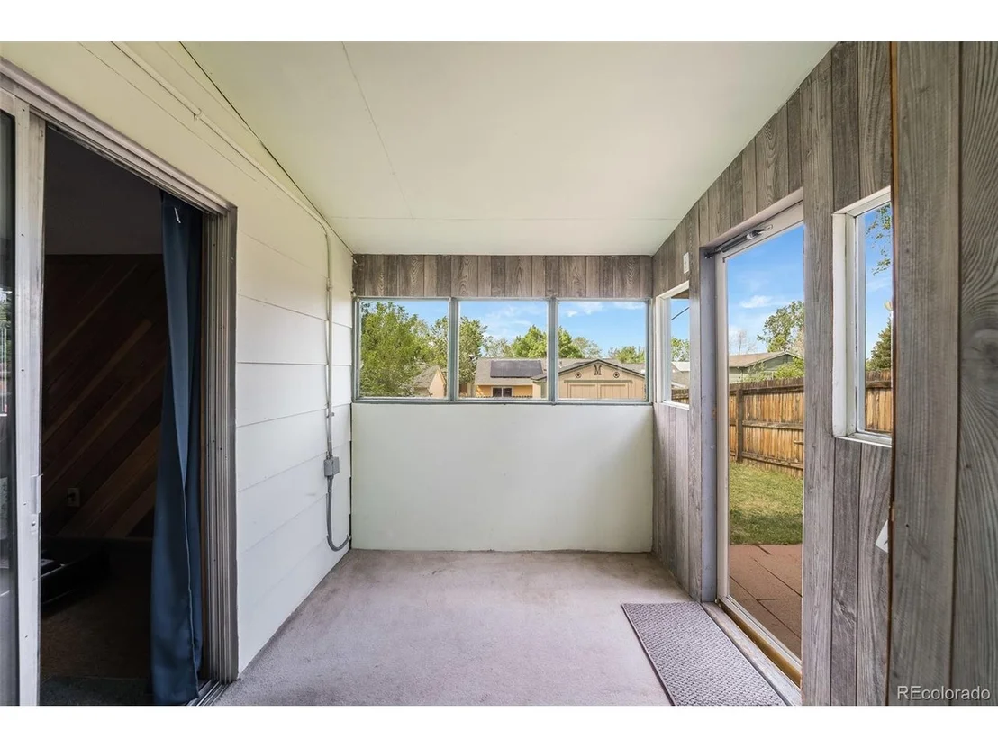 Photo of 215 Summit Cir