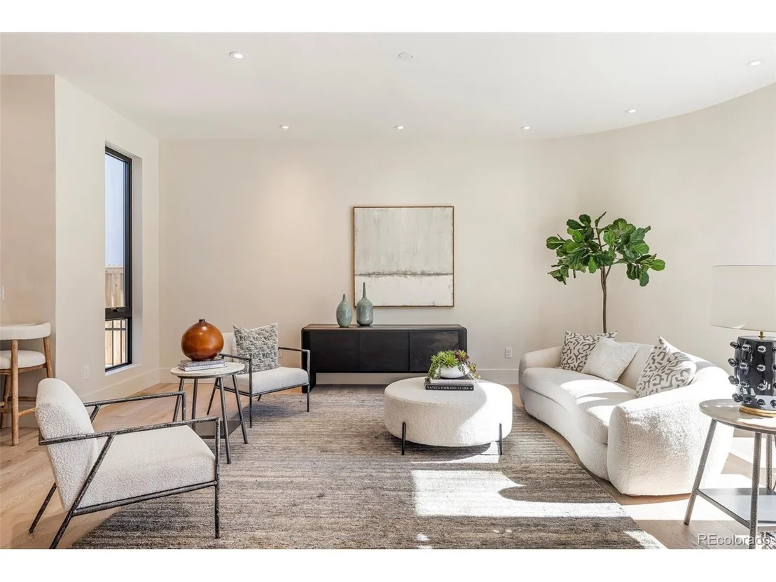 Photo of 4671 Highline Pl