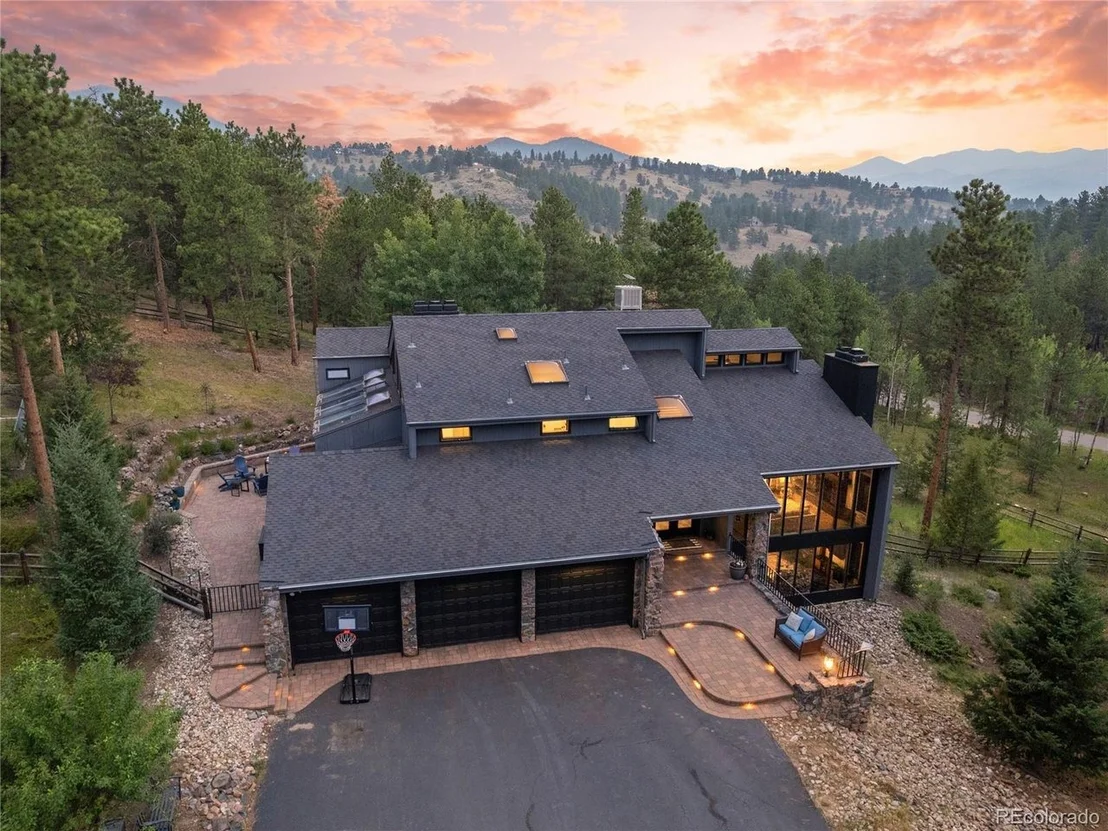 Photo of 571 Sundown Ln