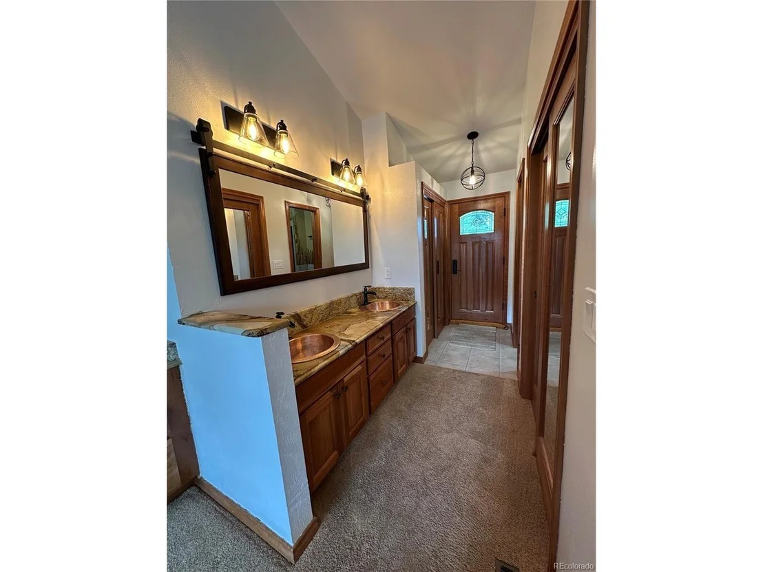 Photo of 7454 Queen Cir