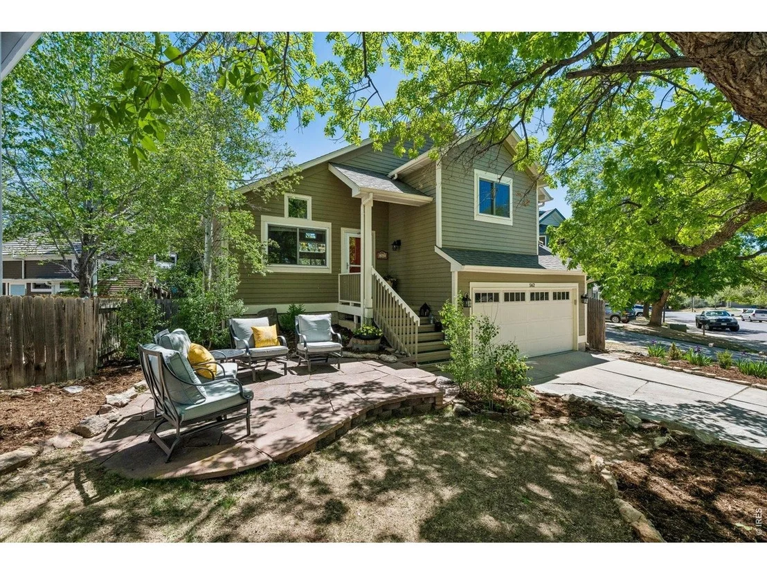 Photo of 562 Spruce Cir