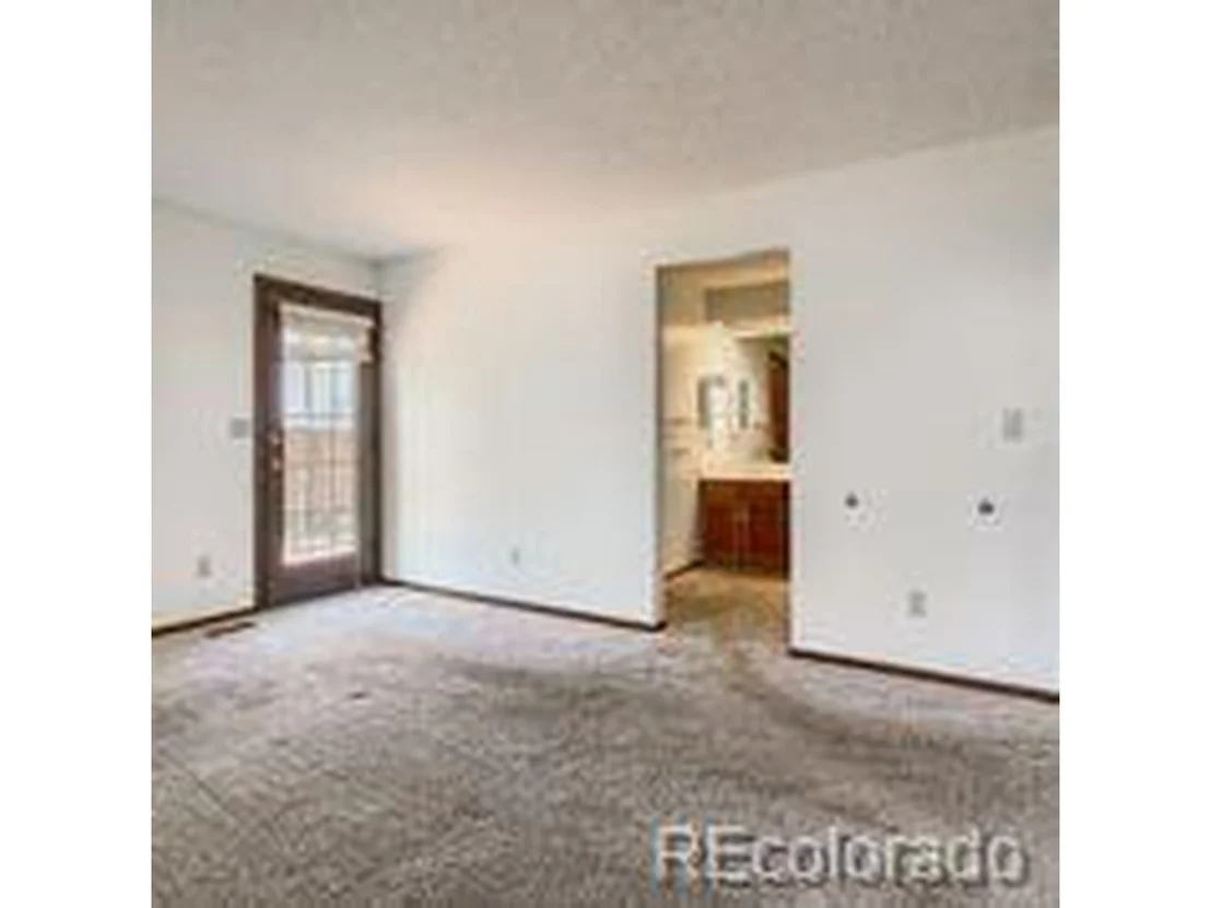 Photo of 8271 Iris St