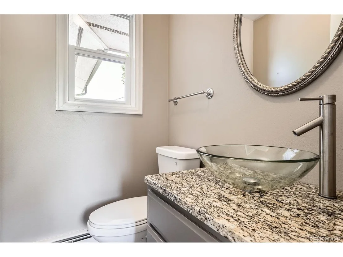 Photo of 6685 Chalet Cir