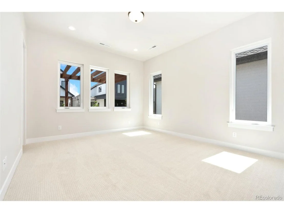 Photo of 1739 Barefoot Dr