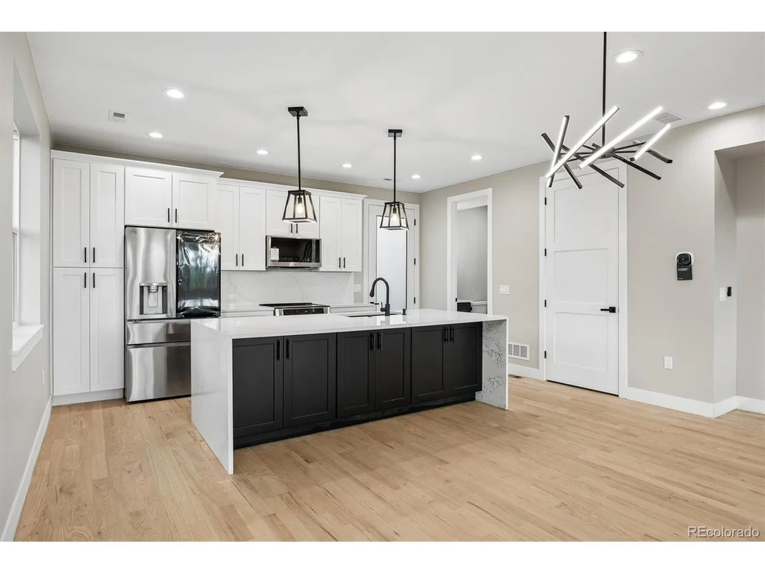 Photo of 3831 W 3rd Ave