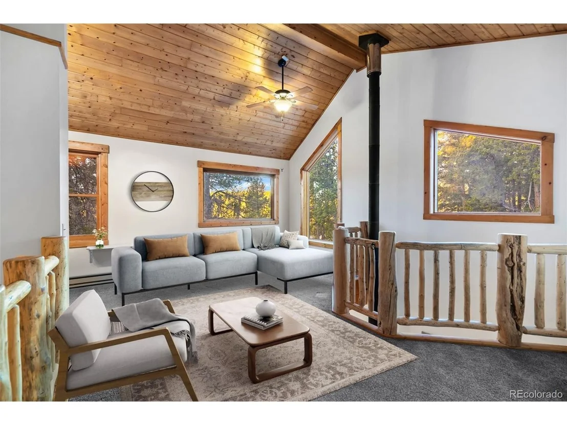 Photo of 1305 Lakeside Dr