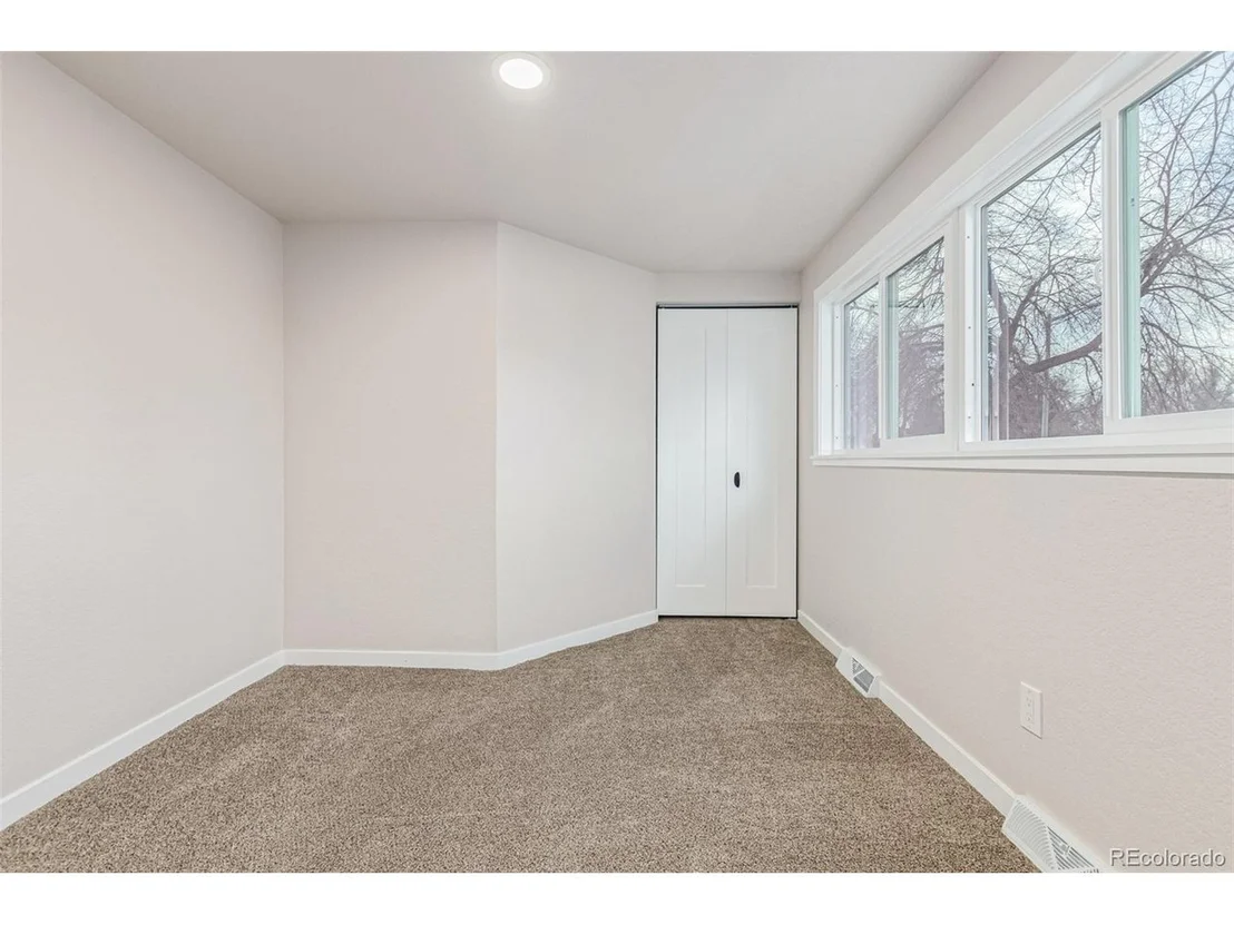 Photo of 1011 Yeager Dr