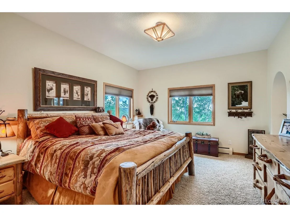 Photo of 1302 Royal Ridge Dr