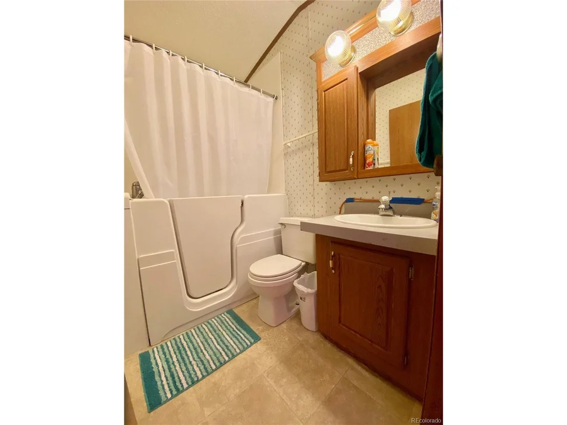Photo of 921 Maple Dr