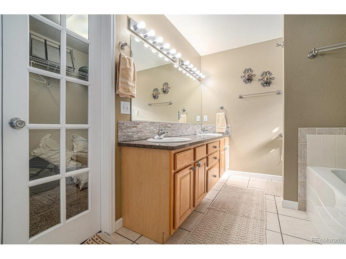 Photo of 445 Skyline Dr