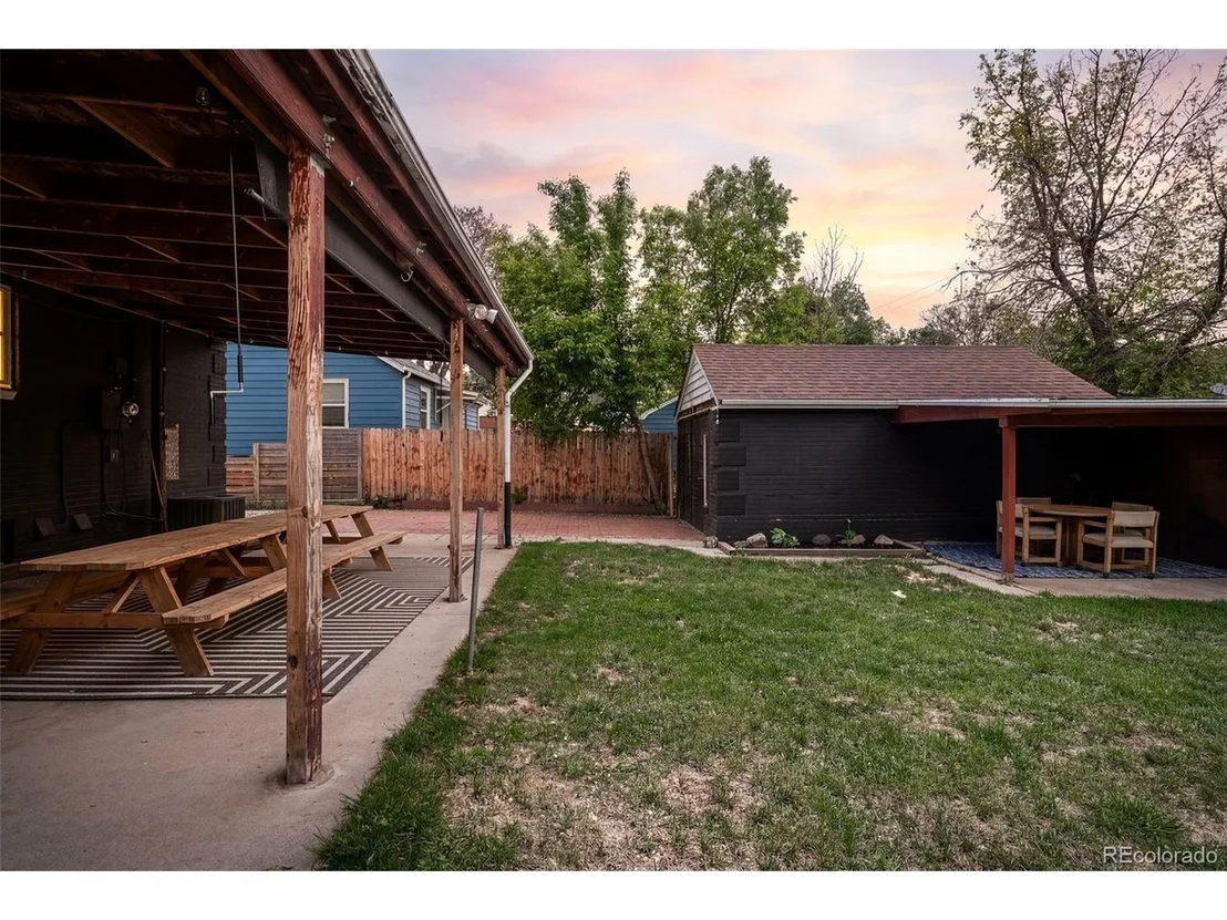 Photo of 3733 Sheridan Blvd
