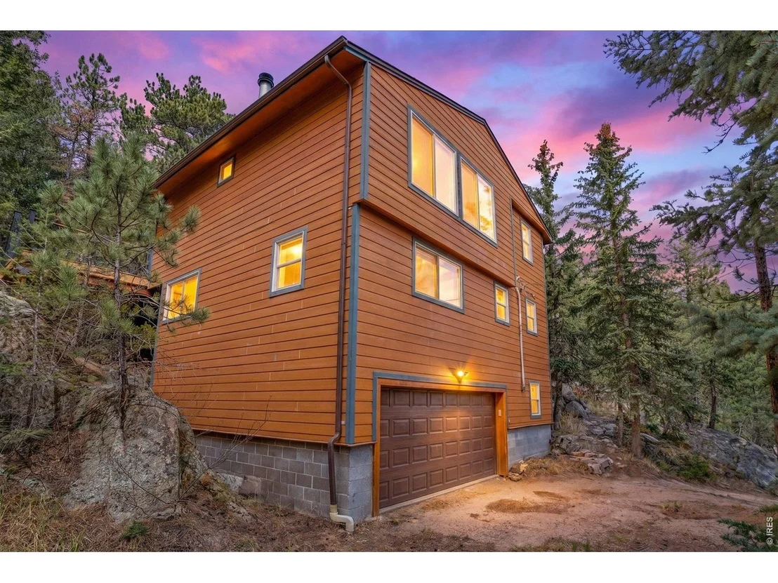Photo of 527 Hemlock Dr