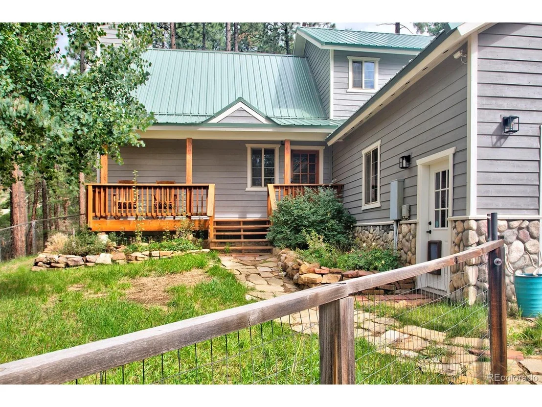 Photo of 370 Hillside Dr