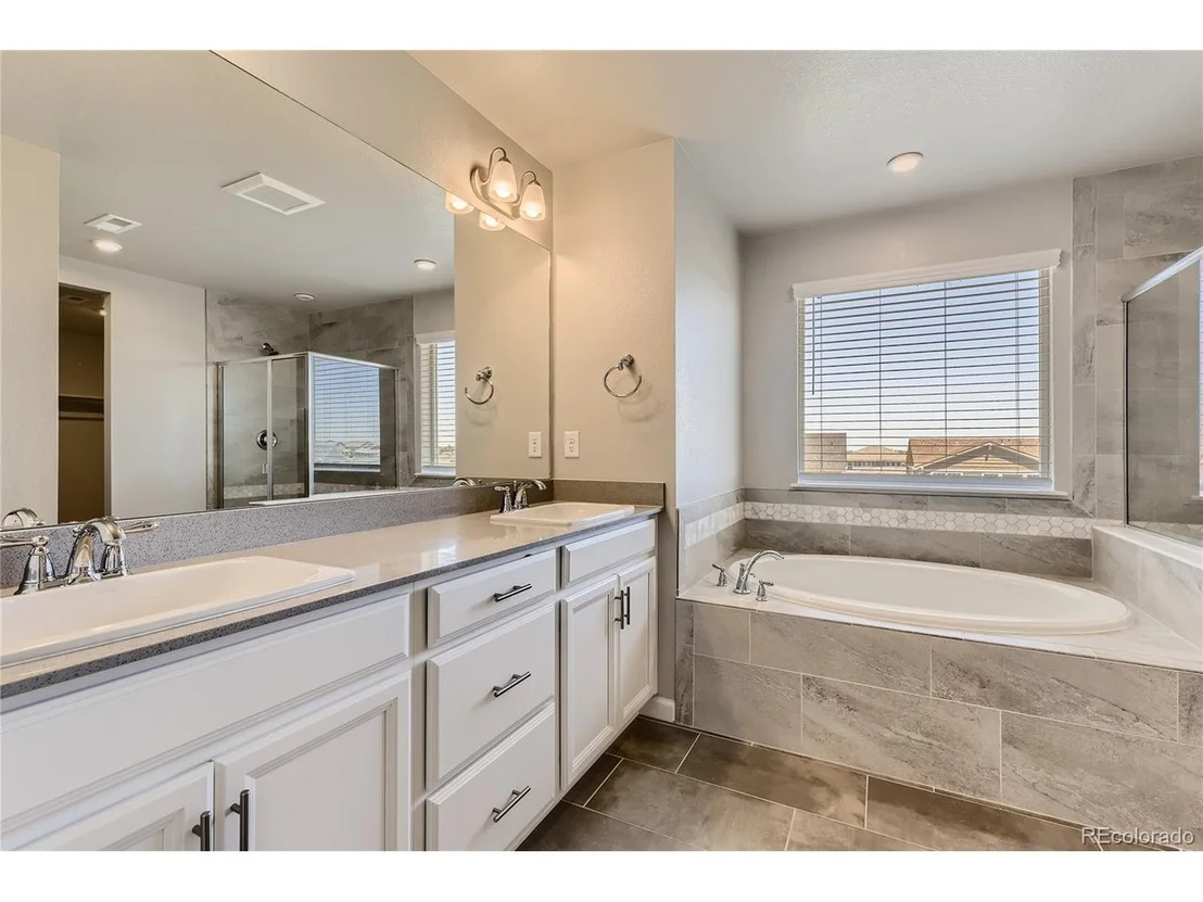 Photo of 23919 E Narrowleaf Pl