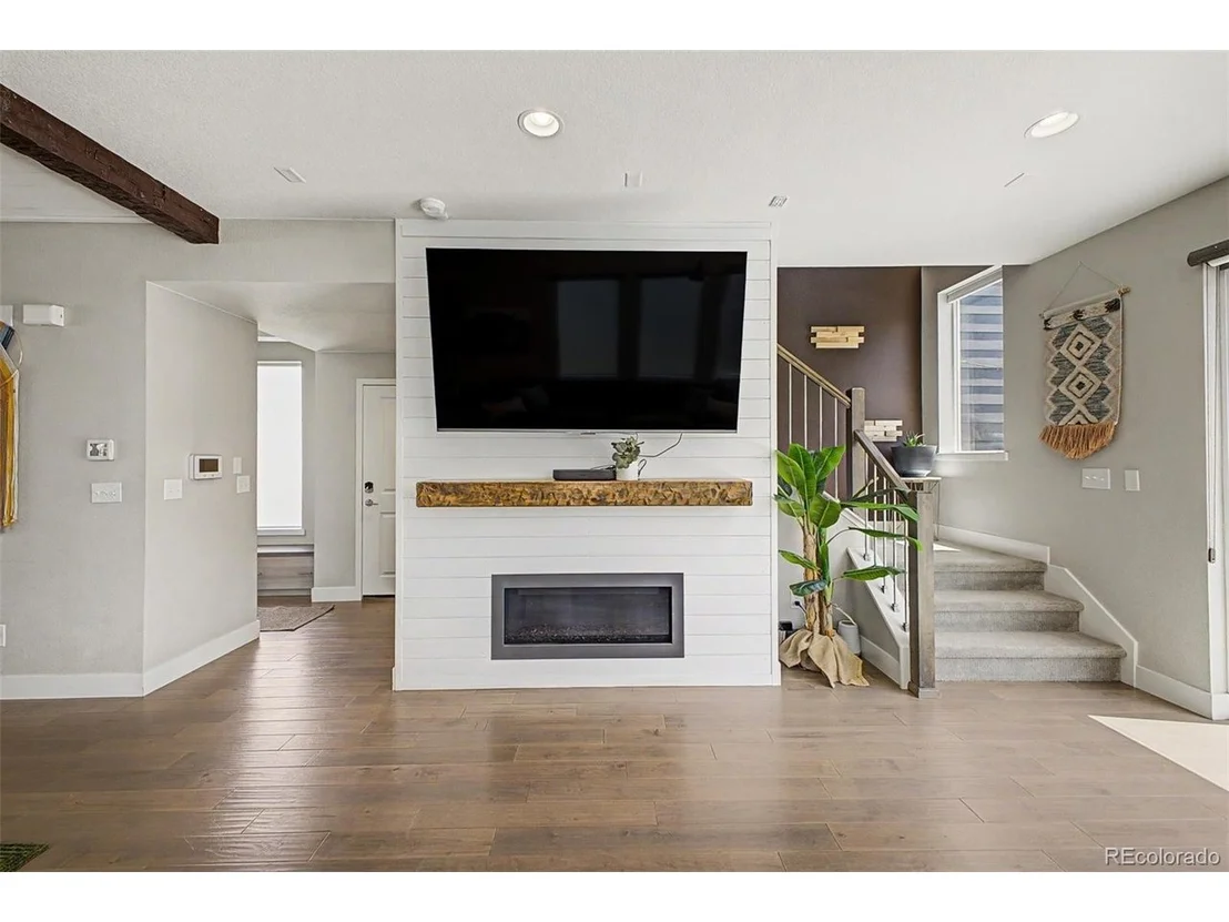 Photo of 2150 W 67th Dr