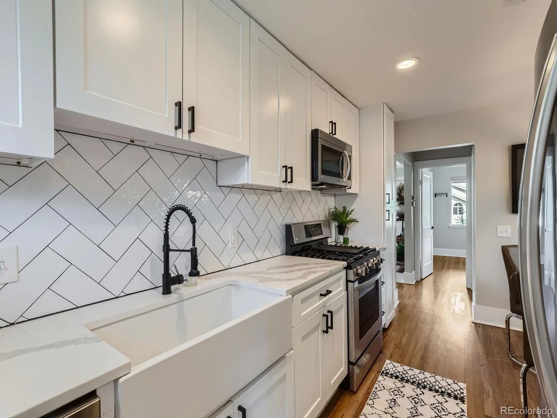 Photo of 4855 King St